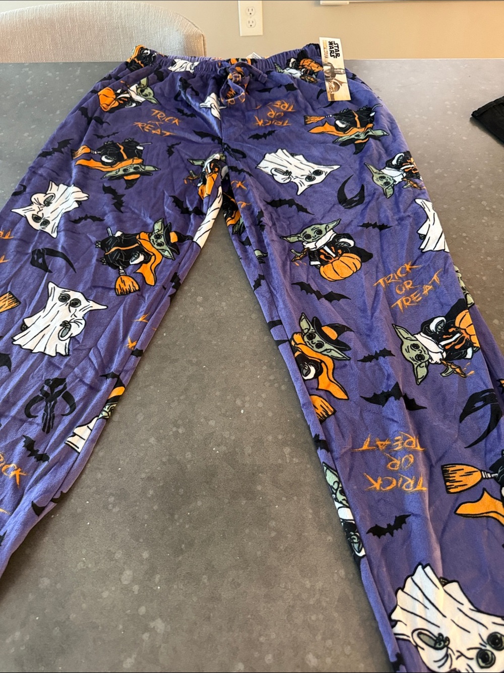 Cozy purple Women’s Star Wars and Grogu Pajama pants size large